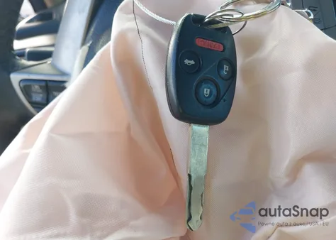 2011 Honda Accord 2.4 Ex-L from USA, damaged, VIN 1HGCP2F81BA013579